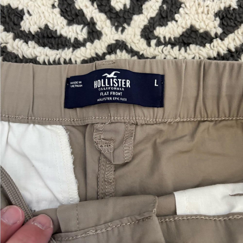 Hollister Men's Gray and Tan Shorts - Picture 6 of 12